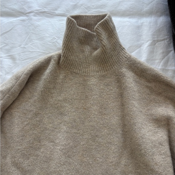 Zara cream turtleneck sweater - Picture 2 of 5